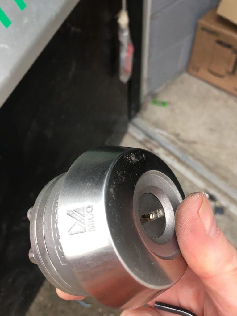aluminium-door-lock-repairs-glasgow-768x1024